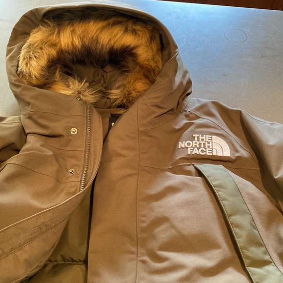 North Face Outerboroughs Jacket.  Never worn. - Picture 2 of 7